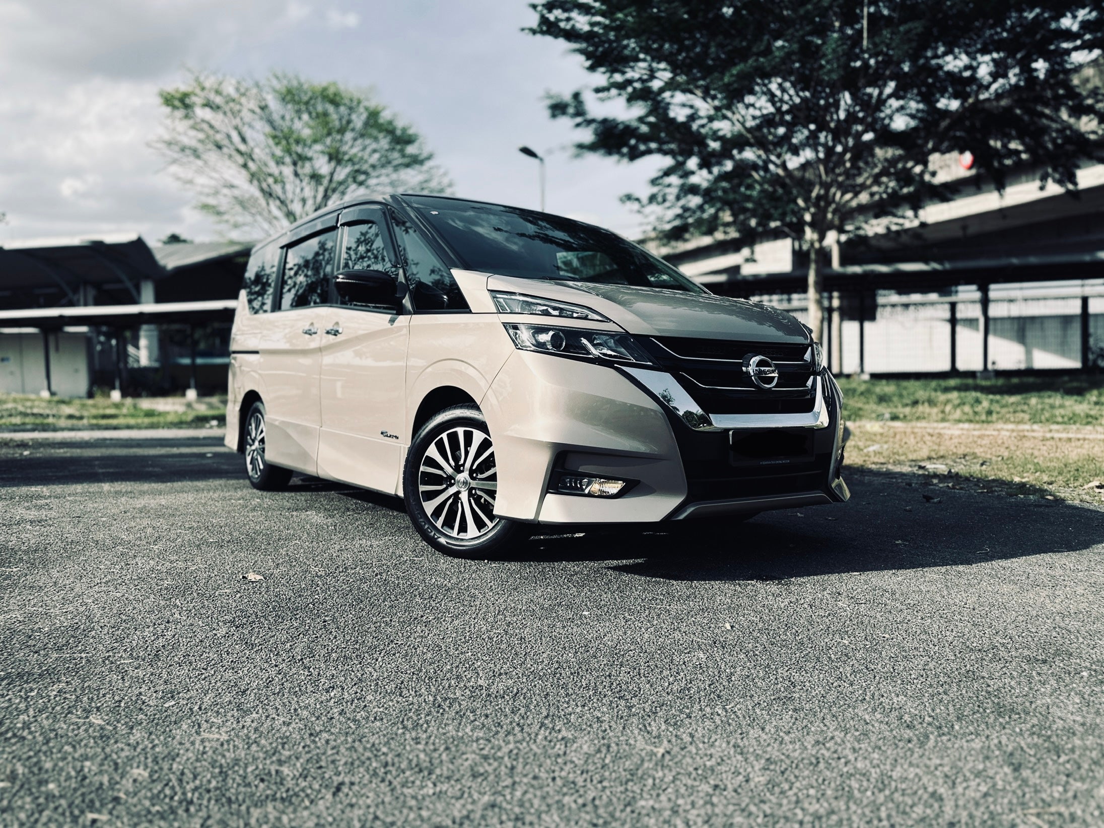 Nissan Serena S-Hybrid